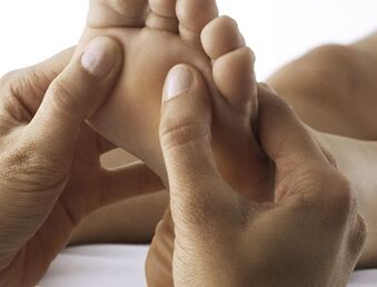 Wéi ee Foussmassage fir variicose Venen korrekt ze maachen